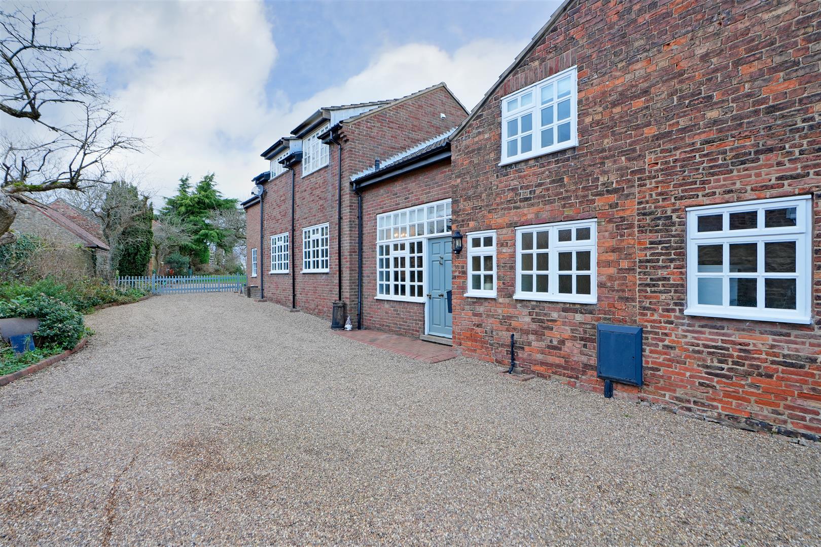 House for Sale High Street, BurtonUponStather